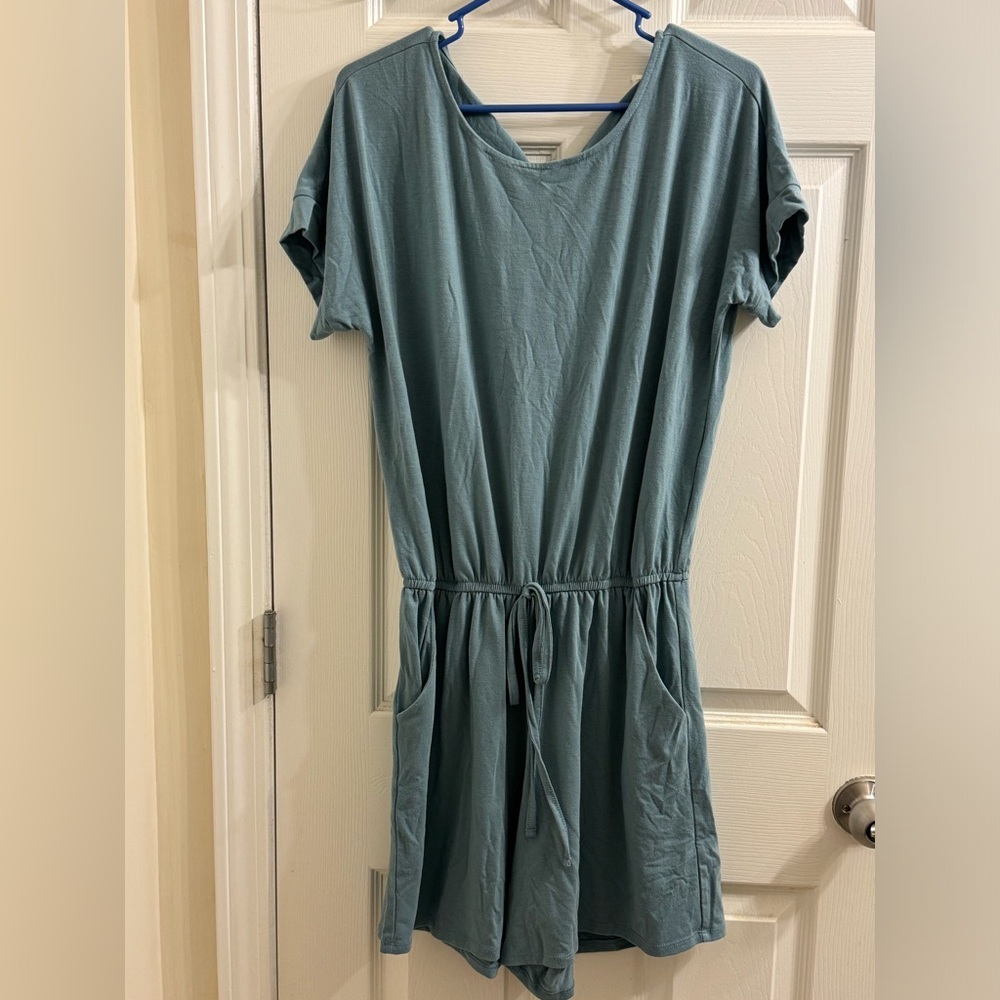 Zenana Blue Gray Short Sleeve Romper NWOT - Picture 6 of 6